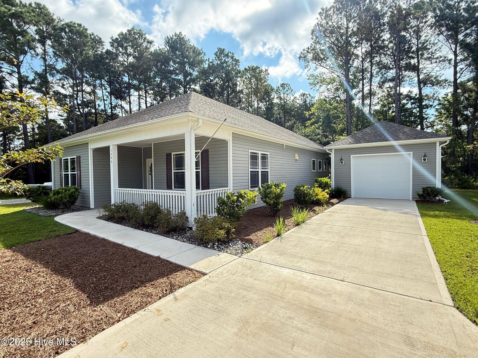 Property Photo:  1306 Old Folkstone Road  NC 28460 