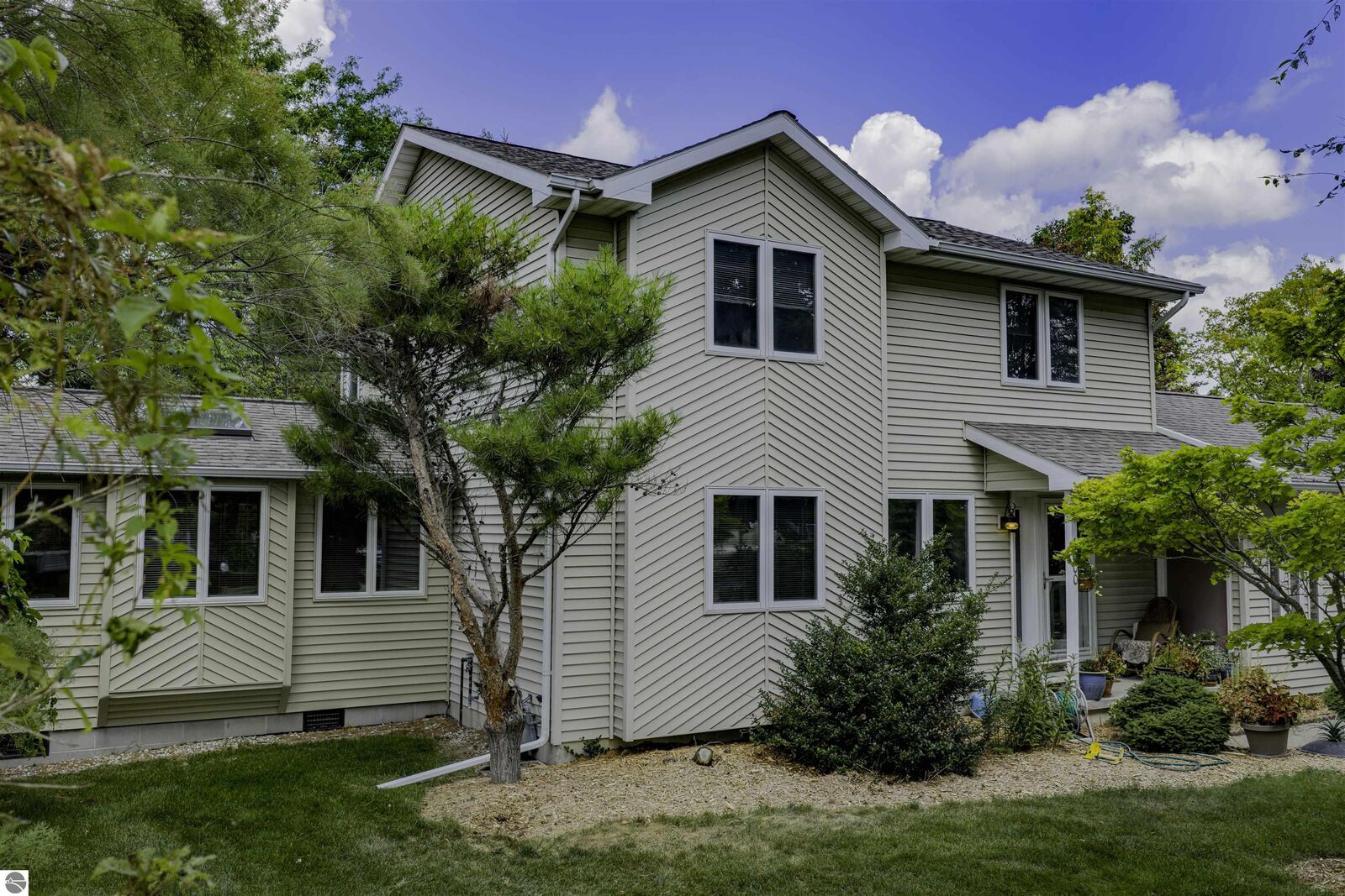 Property Photo:  1000 Country Way  MI 48858 