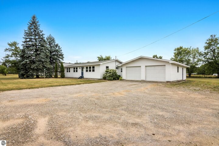 Property Photo: 3066 S M-37 MI 49685