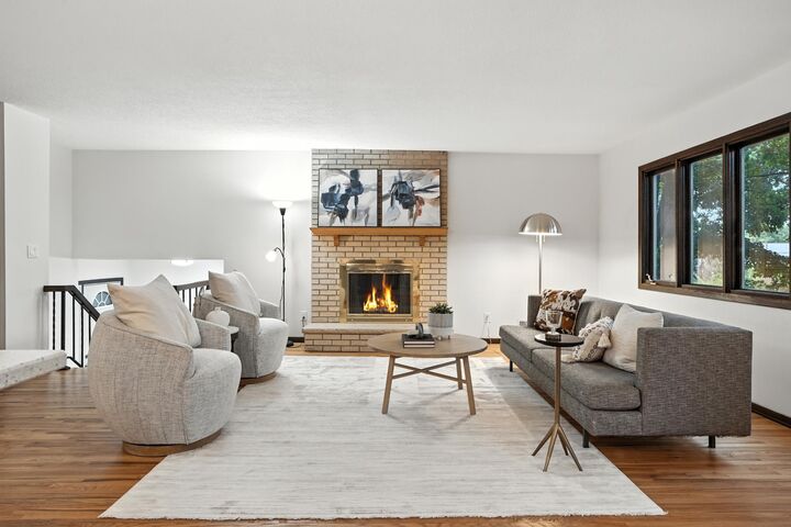 Property Photo:  537 Woodhill Drive  MN 55113 