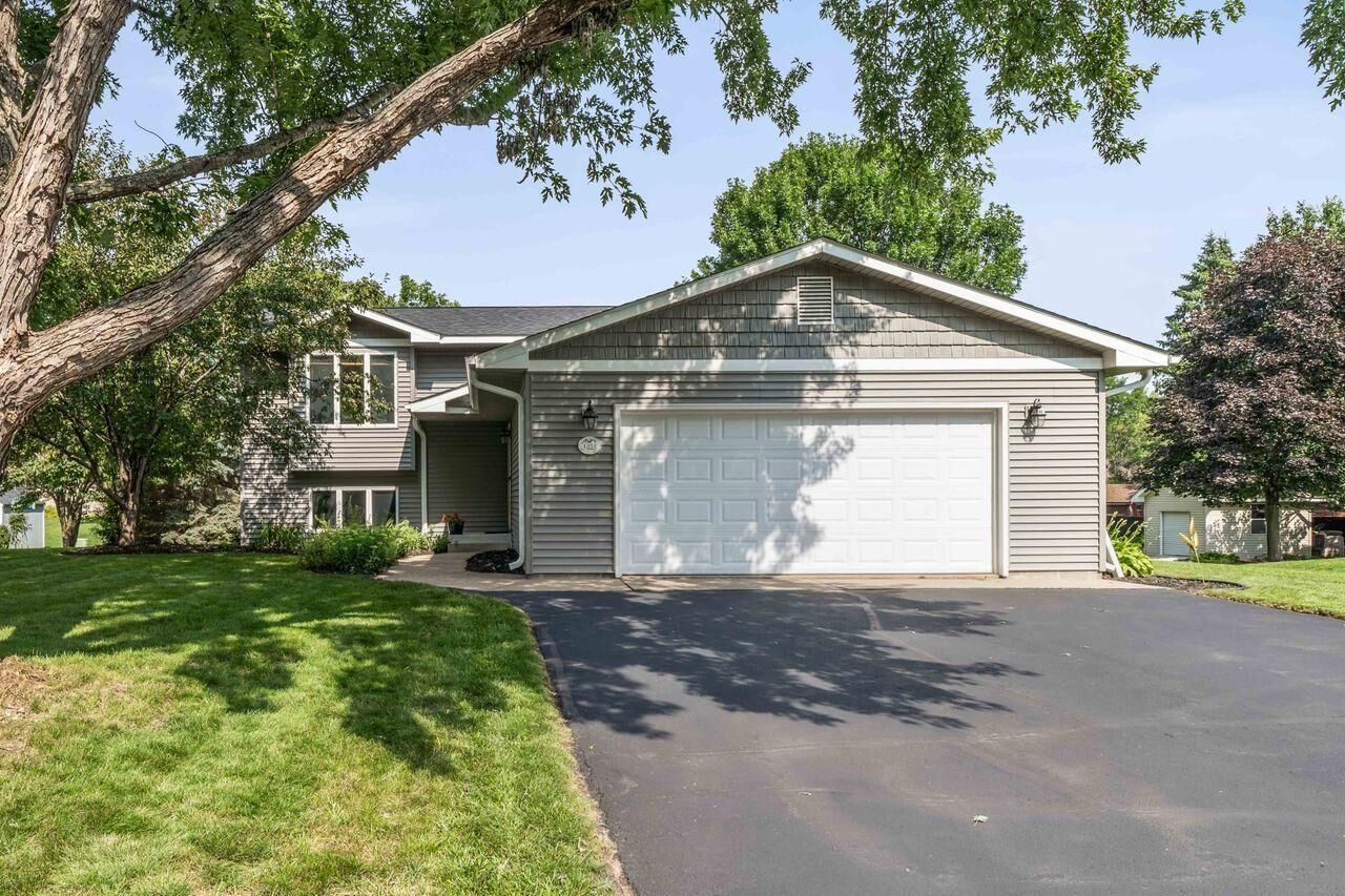 Property Photo: 1251 Meadowlark Lane WI 54017