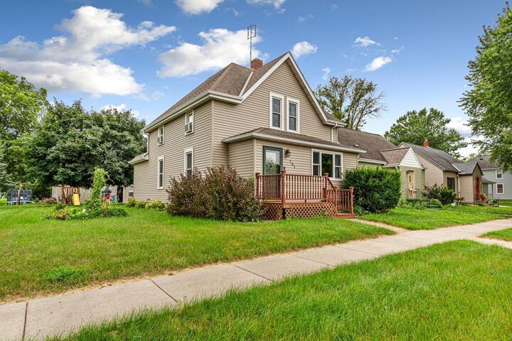 Property Photo: 721 6th Street MN 56074