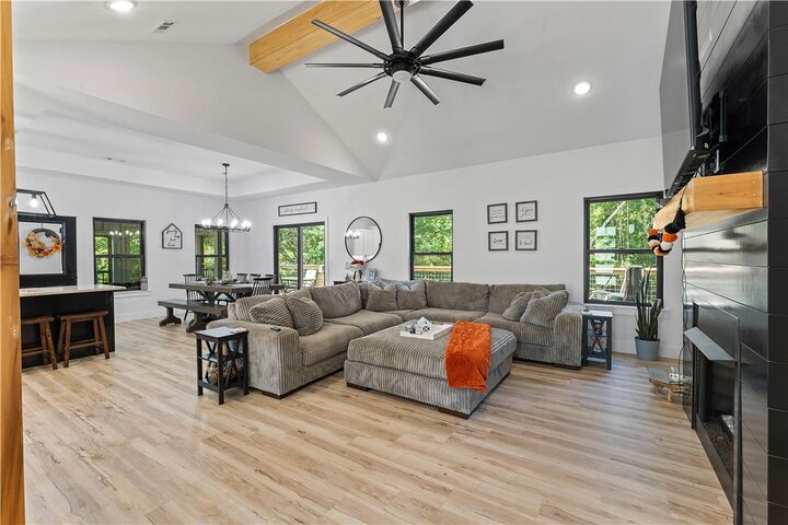 2035 Collins Drive  Pea Ridge AR 72751 photo