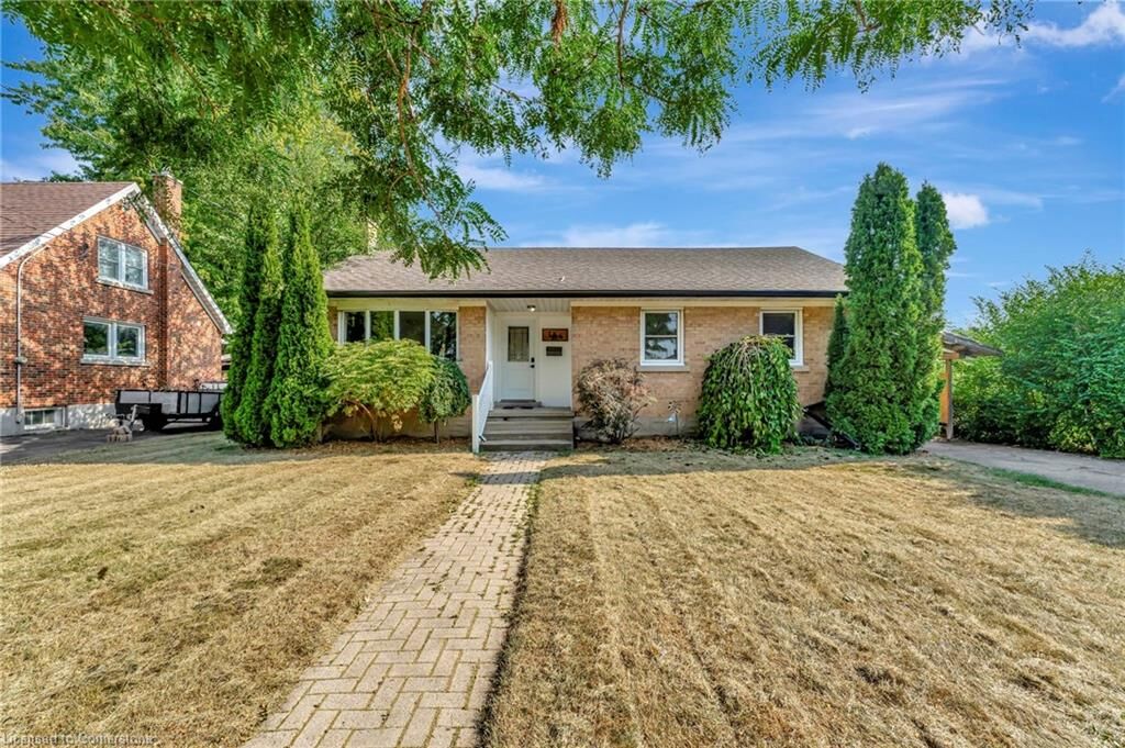 Property Photo: 154 Brentwood Avenue ON N2H 2E1