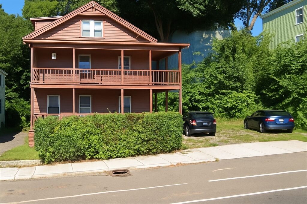 Property Photo: 9 Winthtop St MA 01604