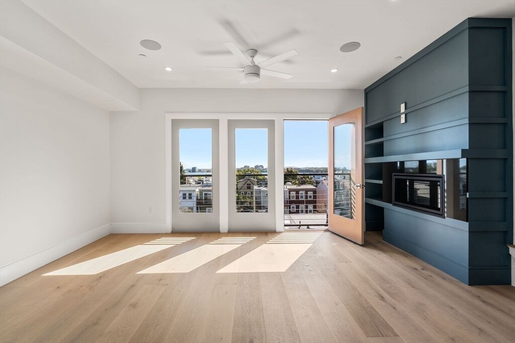 Property Photo:  527 East 7th Street 7  MA 02127 