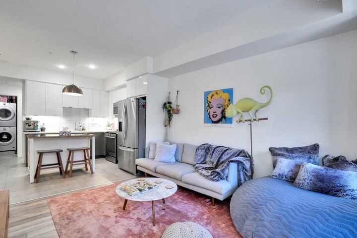 Property Photo:  126 18 Avenue SW #  AB T2S 0B9 