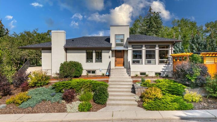 5 Roselawn Crescent NW  Calgary AB T2K 1L4 photo