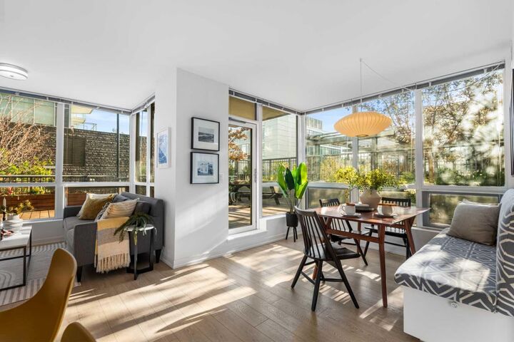 128 2 Street SW 102  Calgary AB T2P 0S7 photo