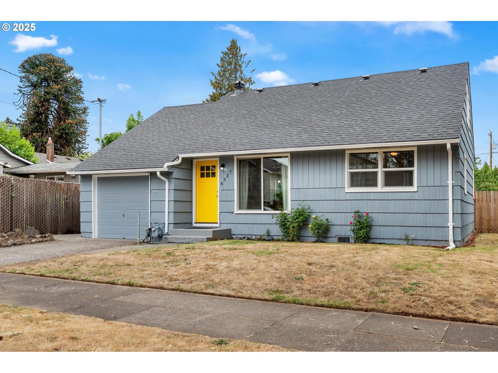 Property Photo:  8527 N Tyler Ave  OR 97203 