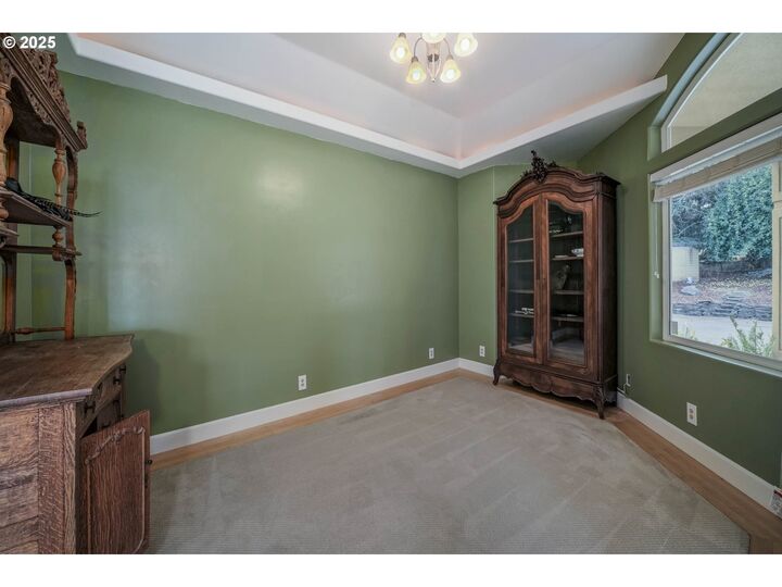 Property Photo: 7002 Rainbow Dr OR 97306