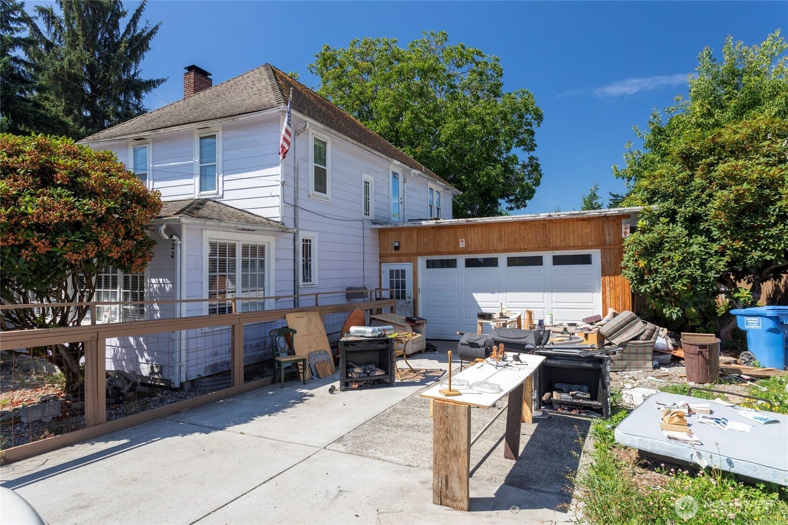Property Photo:  826  9th Street SW  WA 98371 