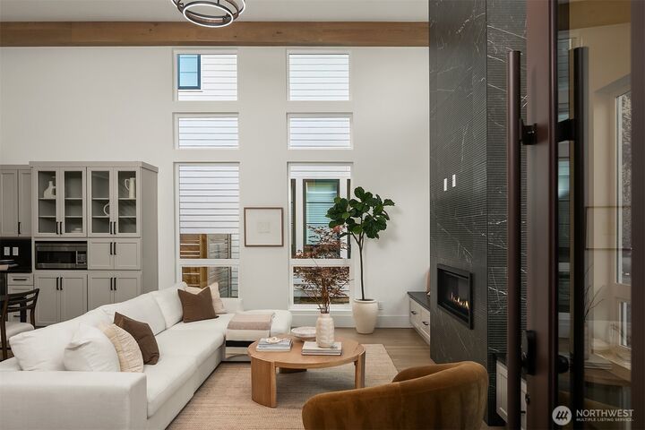 Property Photo: 421 And 421B 14th Avenue W WA 98033