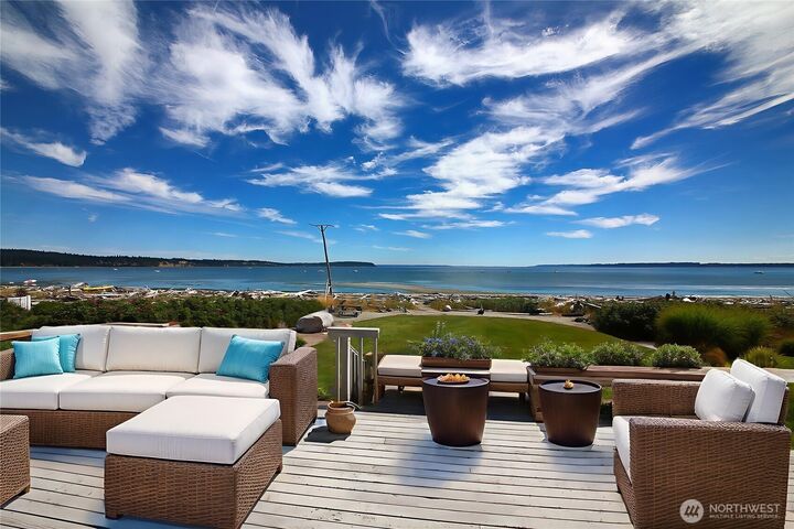 2070  Shore Avenue  Freeland WA 98249 photo