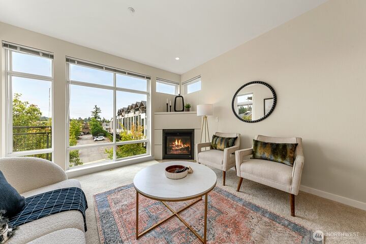 Property Photo: 211 Kirkland Avenue 510 WA 98033