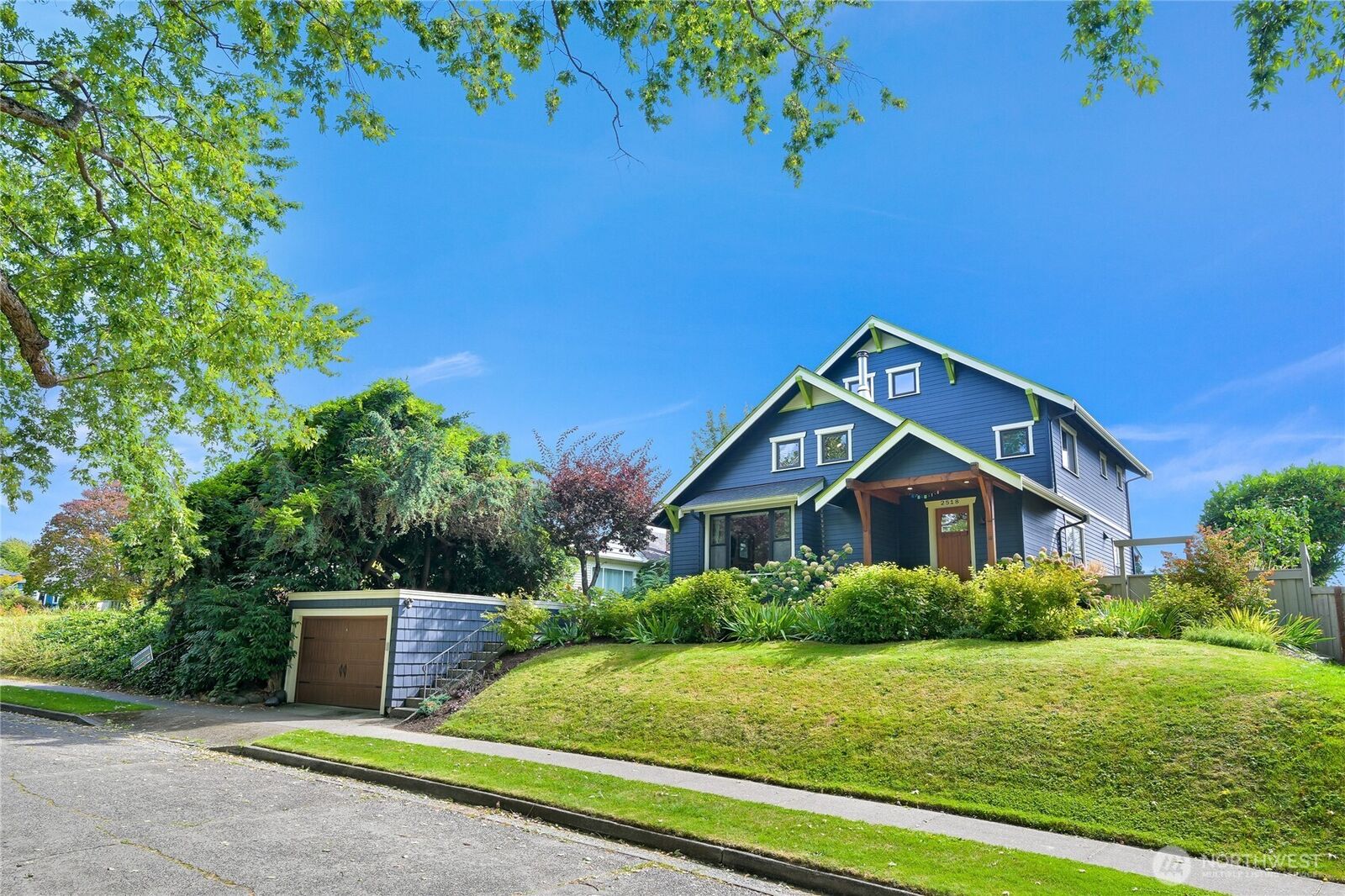 Property Photo:  2518 S Park Drive  WA 98225 