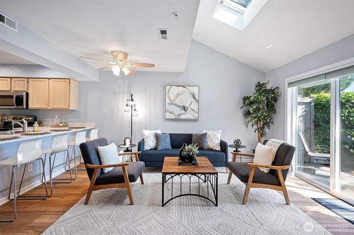 Property Photo: 321 SE Orchard Drive 15 WA 98045