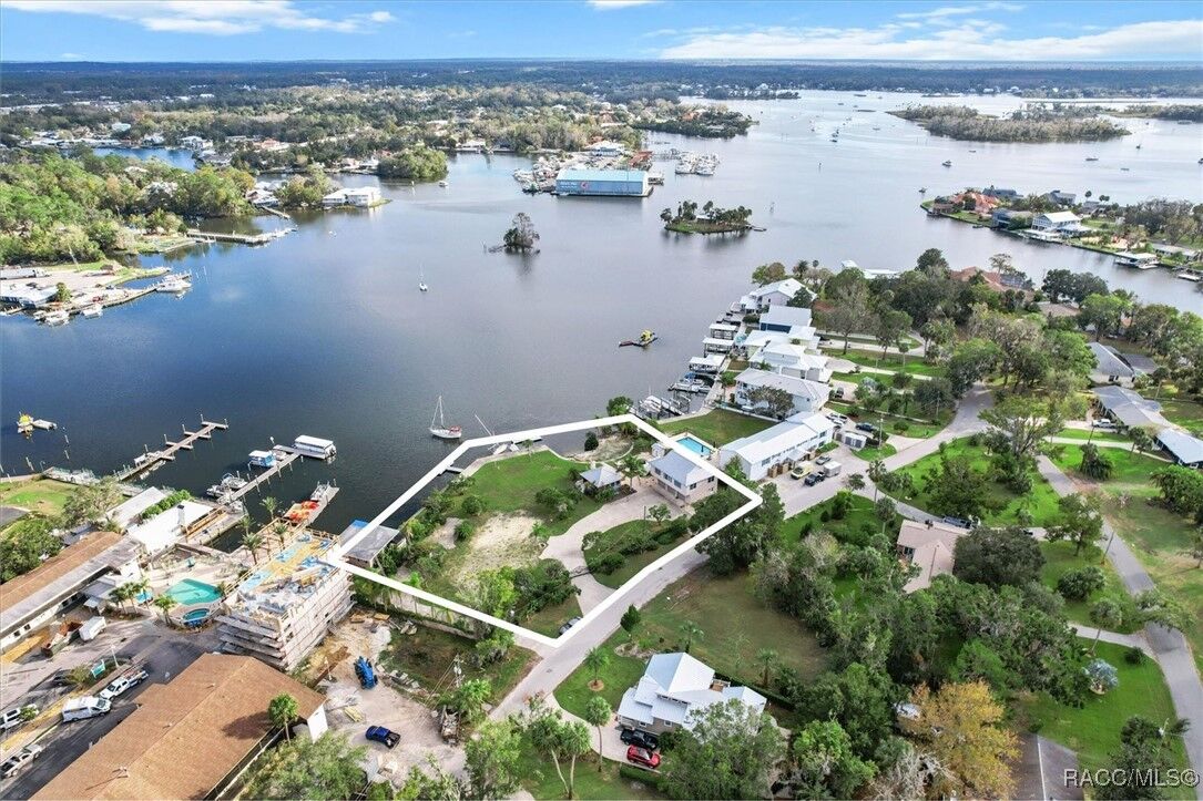 Property Photo: 519 NW 7th Avenue FL 34428