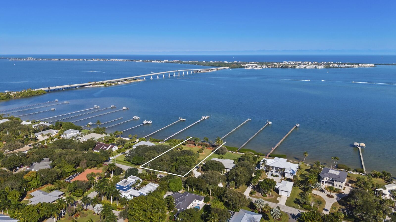 Property Photo:  36 S Sewalls Point Road  FL 34996 