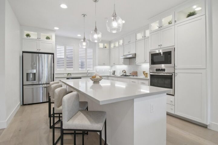Property Photo: 26 Avondale Avenue CA 94062