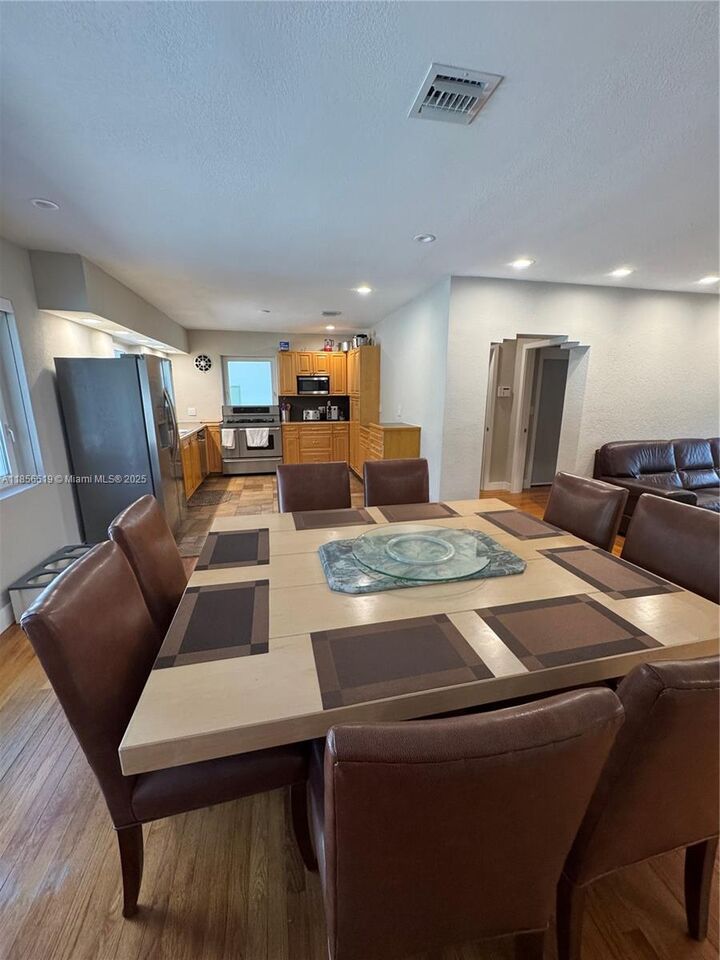Property Photo:  520 N 26th Ave  FL 33020 