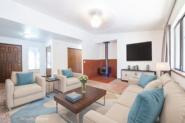Property Photo: 1413 Casa Vereda Way CA 96003