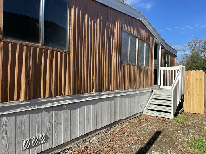 Property Photo:  2237 Jewell Ln  CA 96001 