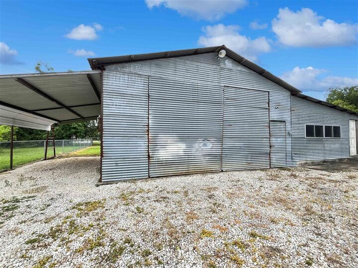 Property Photo:  2814 S Pack Road S  LA 70615
