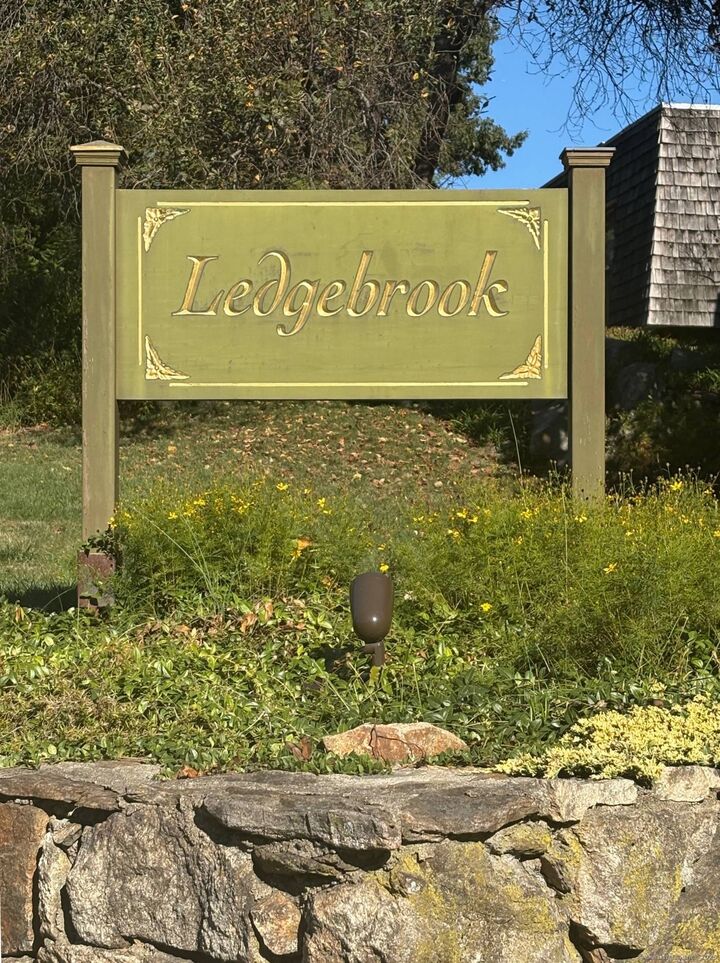 90 Ledgebrook Drive 90  Norwalk CT 06854 photo