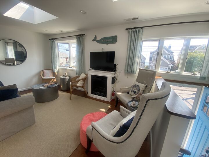 Property Photo:  812 East Broadway  CT 06460 