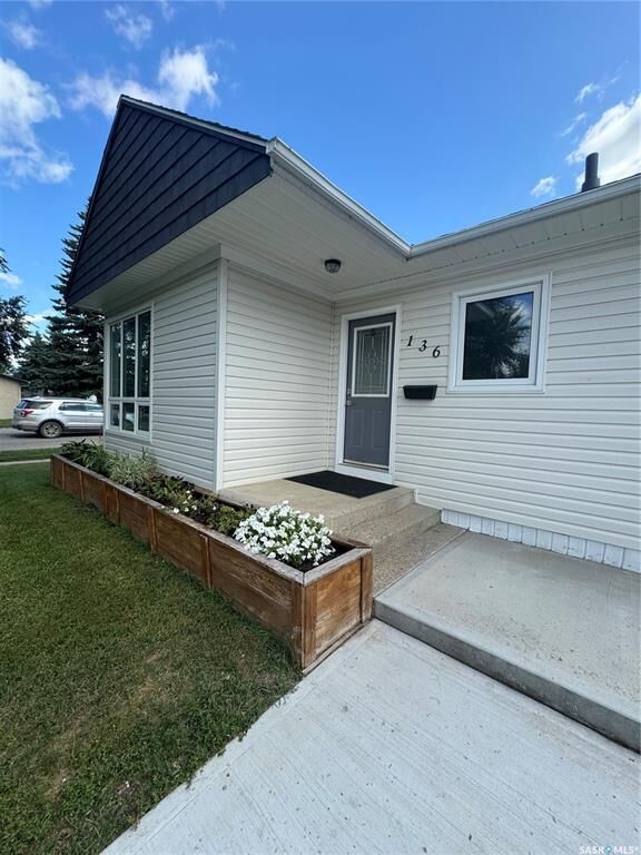 Property Photo:  136 10th Street  SK S4H 1G9 