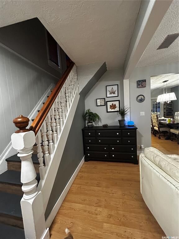 Photo de la propriété:  1432 103rd Street  SK S9A 1L3 
