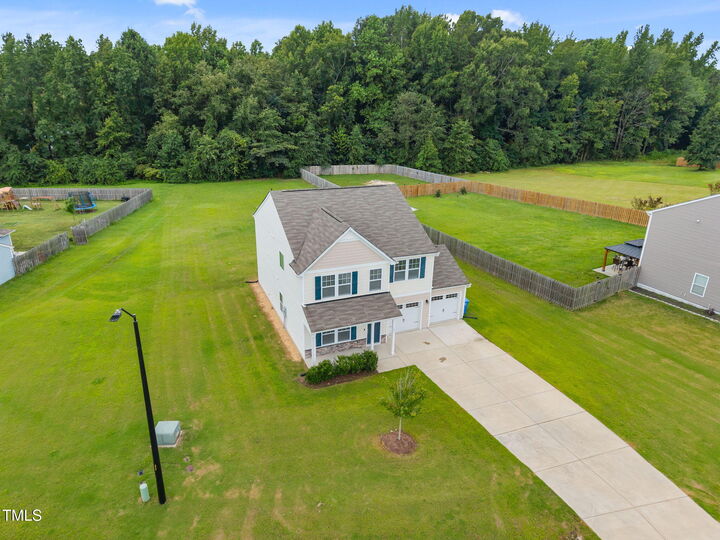 Property Photo:  186 Norris Farm Drive  NC 27501 