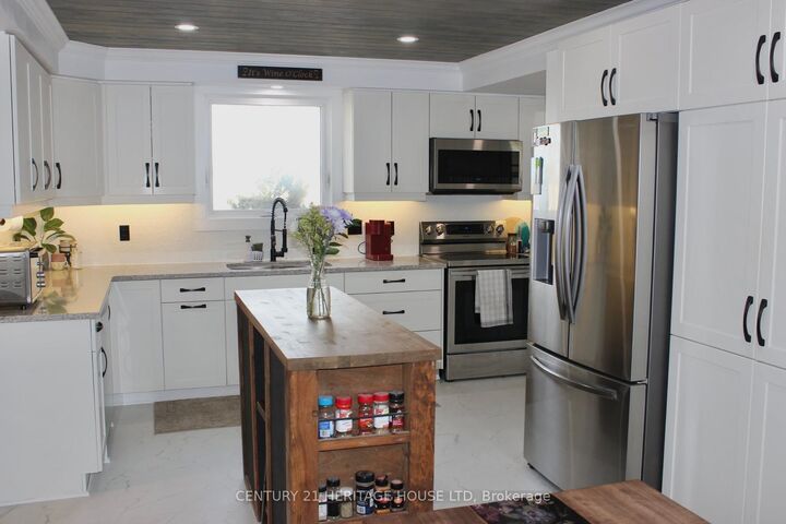 Property Photo: 6958 Sunset Road ON N5P 3S8