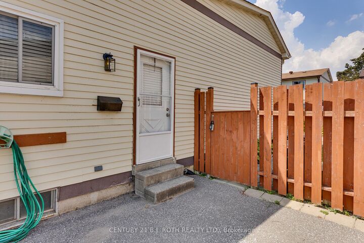 Property Photo:  55A Chaucer Crescent  ON L4N 4T8 