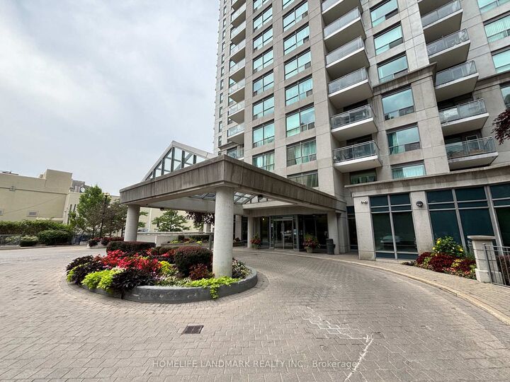 Property Photo: 21 Hillcrest Avenue 902 ON M2N 3N4