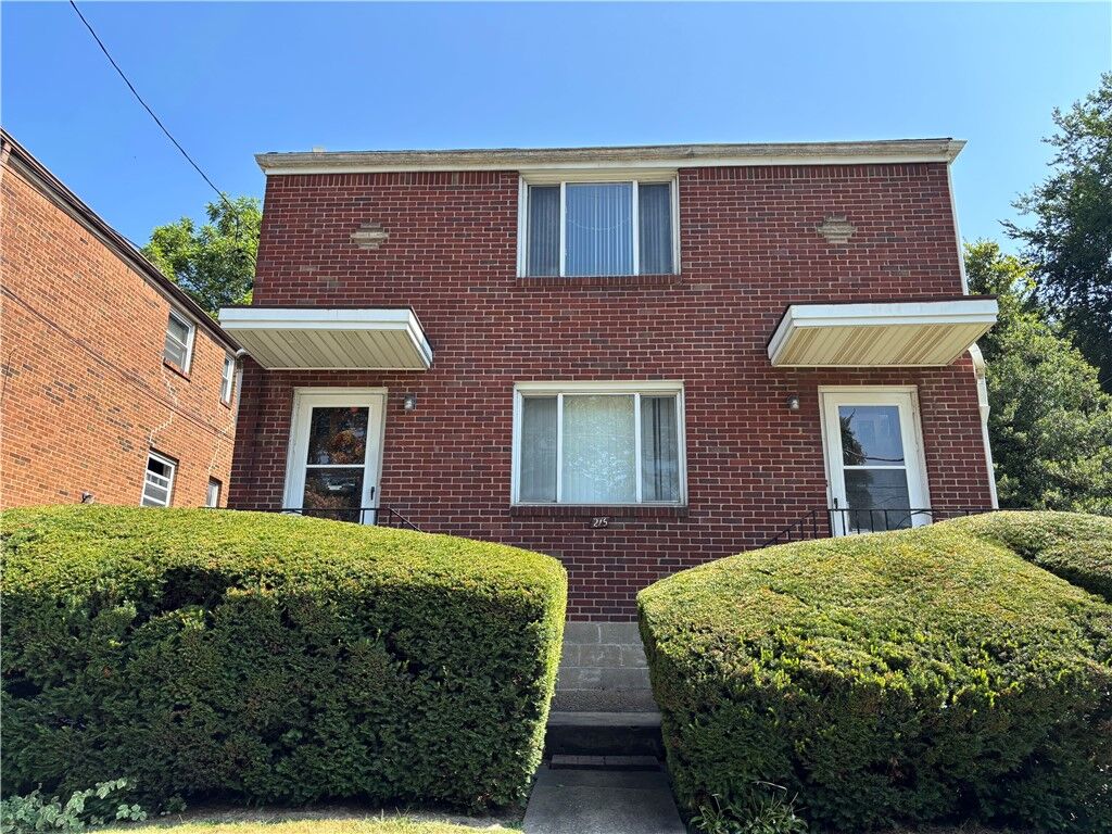 Property Photo:  215 Avenue A  PA 15221 