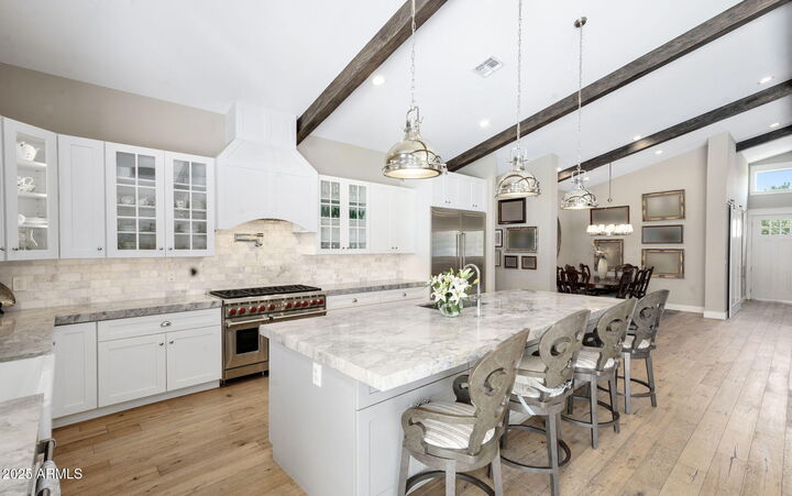 Property Photo: 4933 E Whitton Avenue AZ 85018