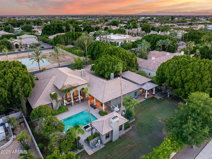 Property Photo: 1550 N 40th Street 3 AZ 85205