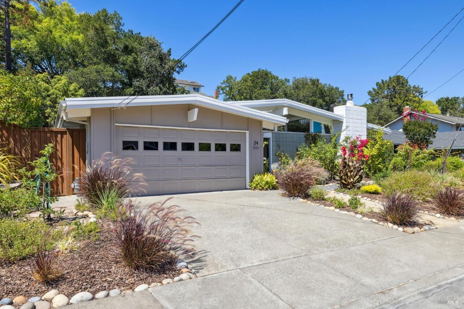 Property Photo:  24 Twelveoak Hill Drive  CA 94903 