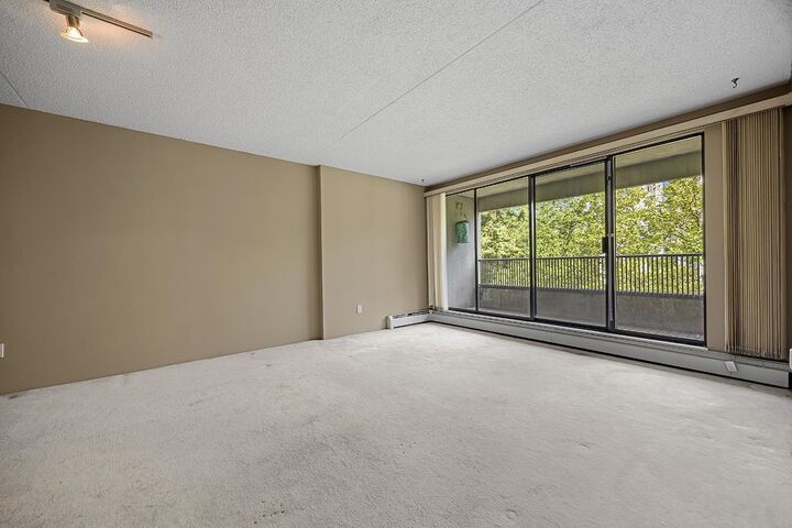 Property Photo:  4134 Maywood Street 603  BC V5H 4C9 