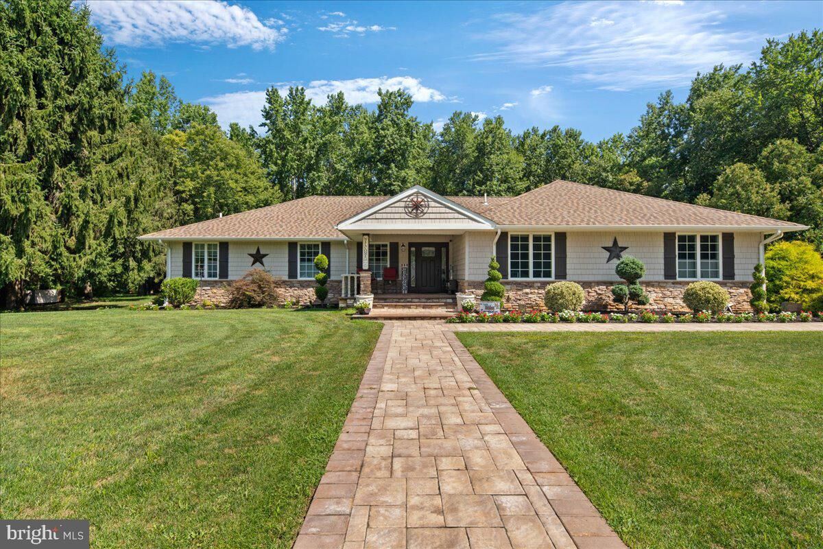 Property Photo:  98 Magnolia Avenue A  NJ 08533 