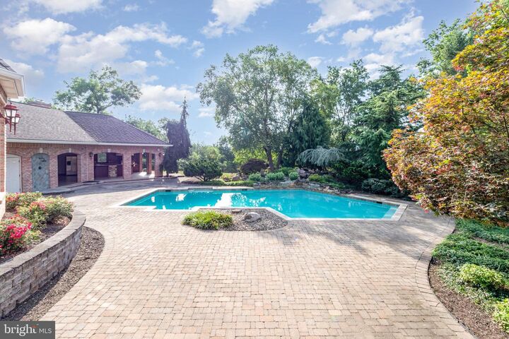 Property Photo:  133 Jeff Lane  PA 17036 