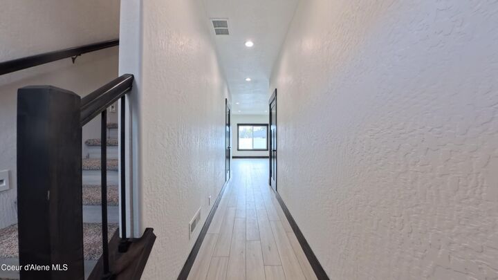 Property Photo:  206 E Lobo Loop  ID 83835 