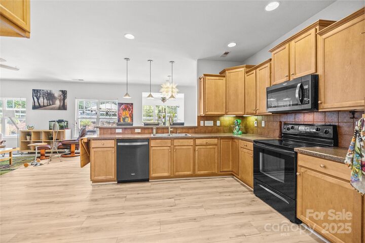 Property Photo: 1010 Downing Court NC 28079