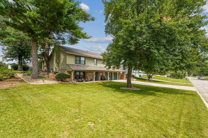 Property Photo: 404 Friendly Drive IA 50158