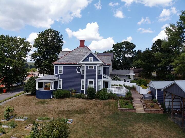 Property Photo: 314 Grant St PA 15851