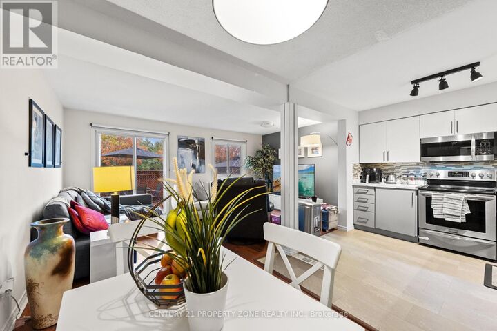 Photo de la propriété: 280 Limeridge Road East 2 ON L9A 2S7