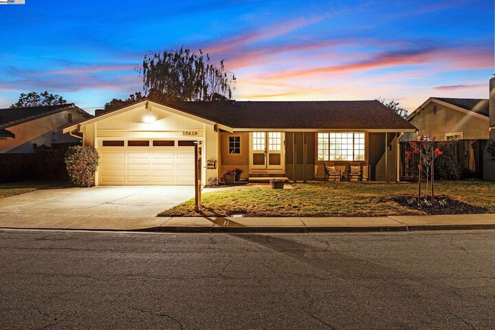 Property Photo: 35629 Dee Pl CA 94536