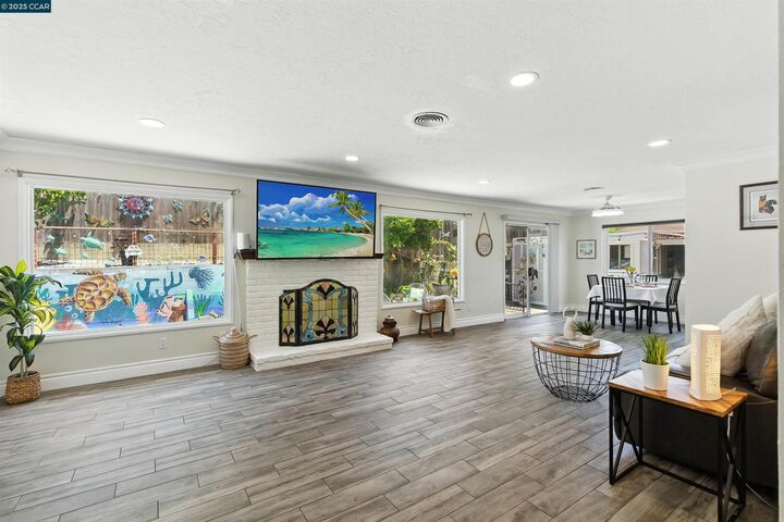 1201 Valle Vista Ave  Vallejo CA 94589 photo